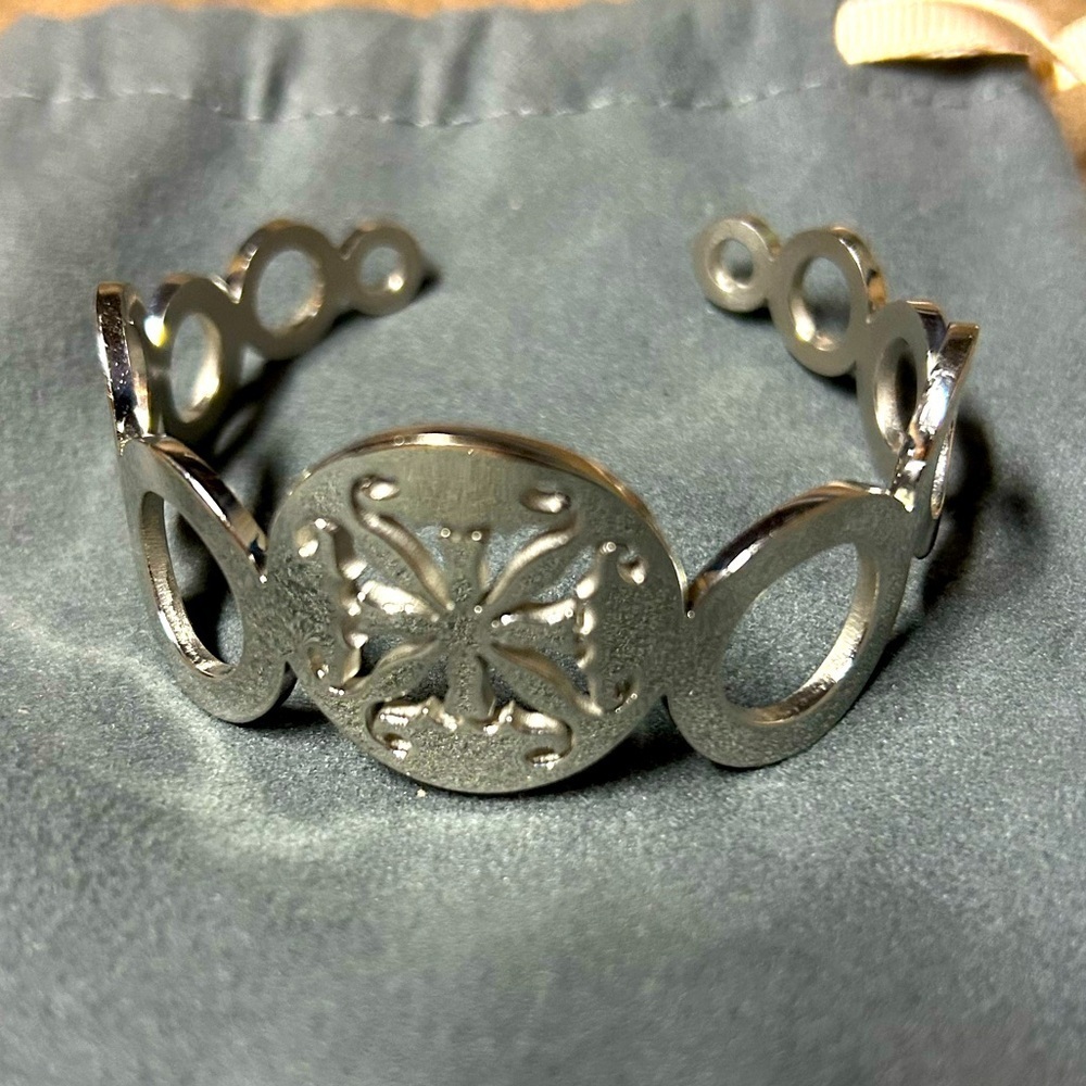 Rustic Cuff Logo Silver Tone Circle Cut Out Cuff Bracelet